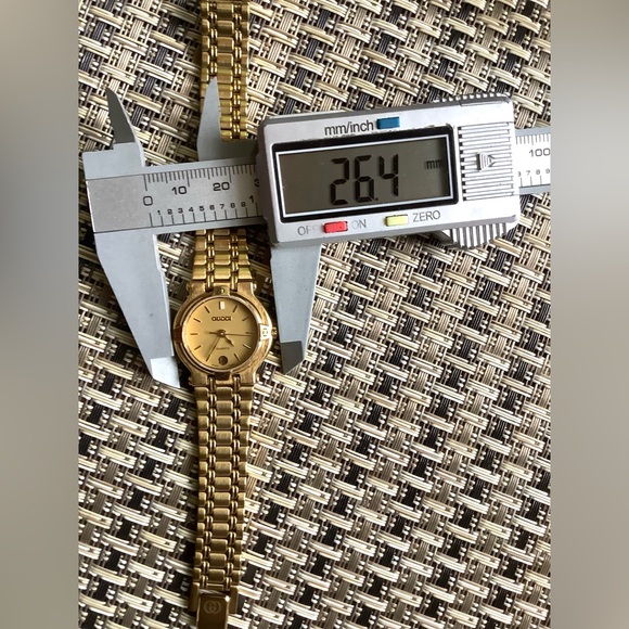 Gucci Ladies Gold Tone Bracelet Watch ?? main image 10